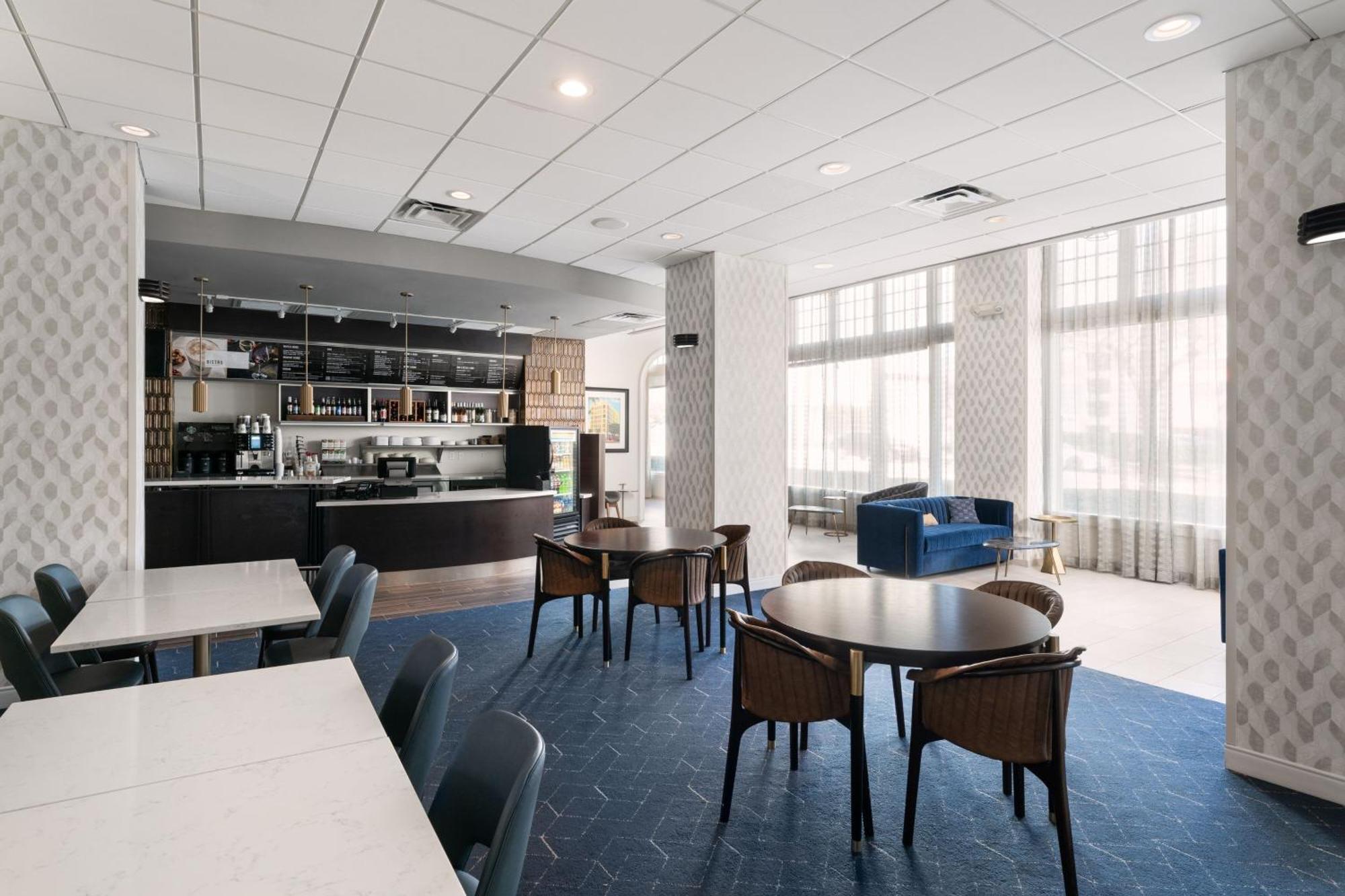 Courtyard By Marriott St. Petersburg Downtown Hotel Exterior photo
