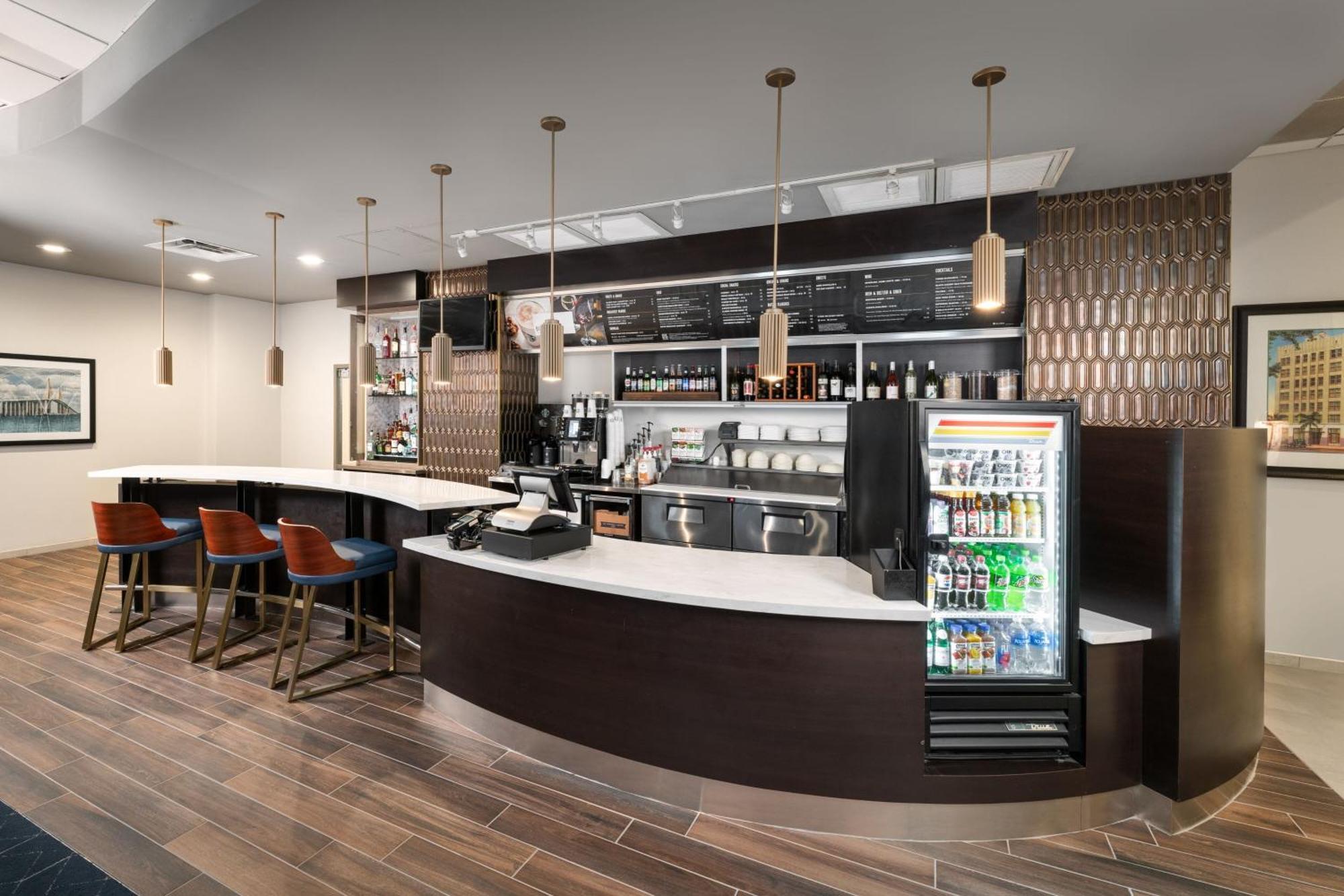 Courtyard By Marriott St. Petersburg Downtown Hotel Exterior photo