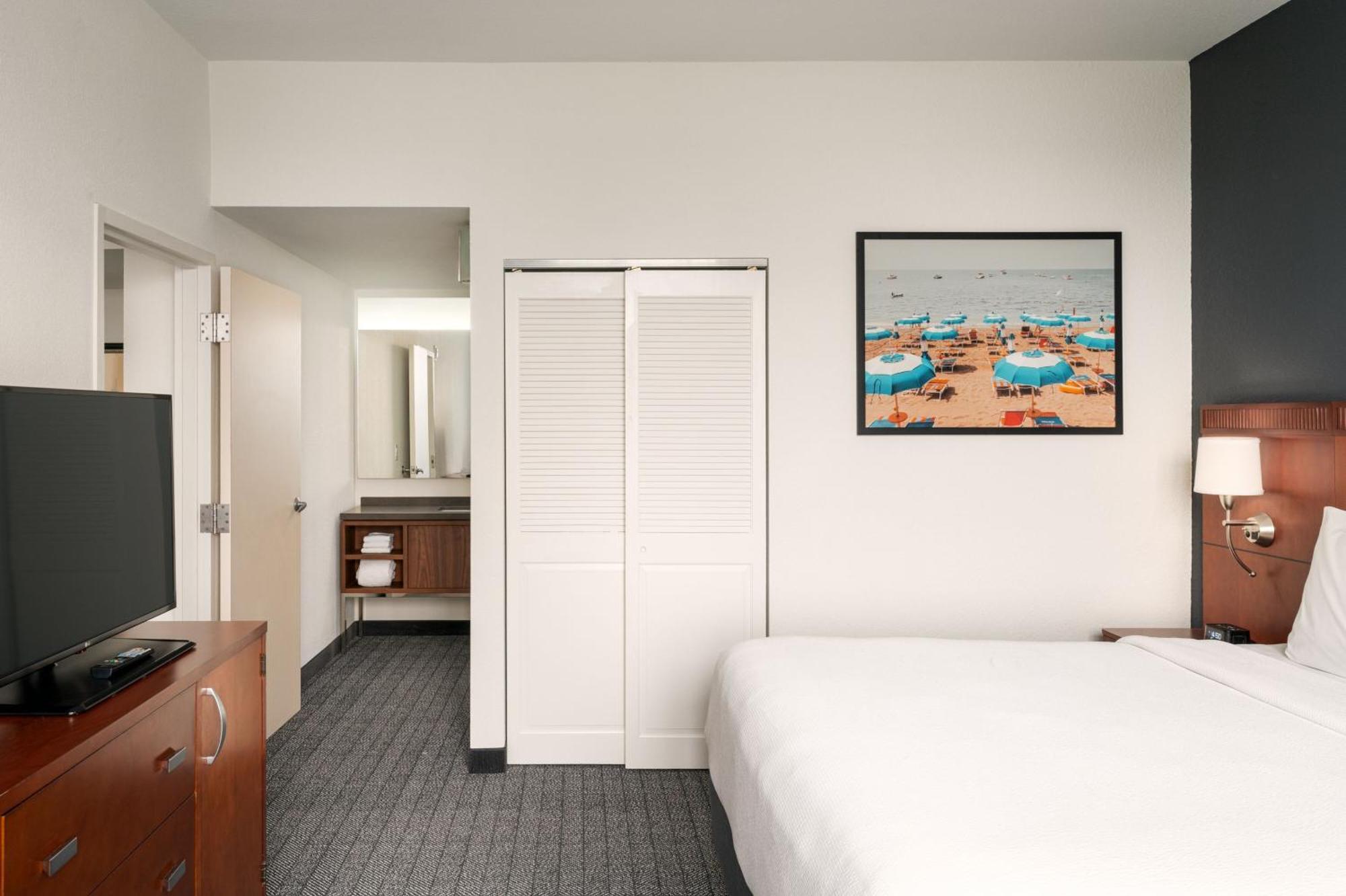 Courtyard By Marriott St. Petersburg Downtown Hotel Exterior photo