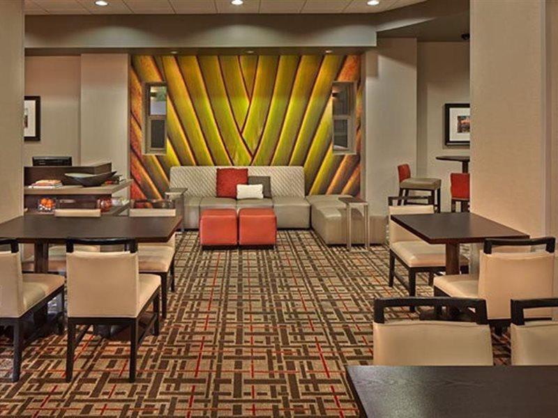 Courtyard By Marriott St. Petersburg Downtown Hotel Exterior photo