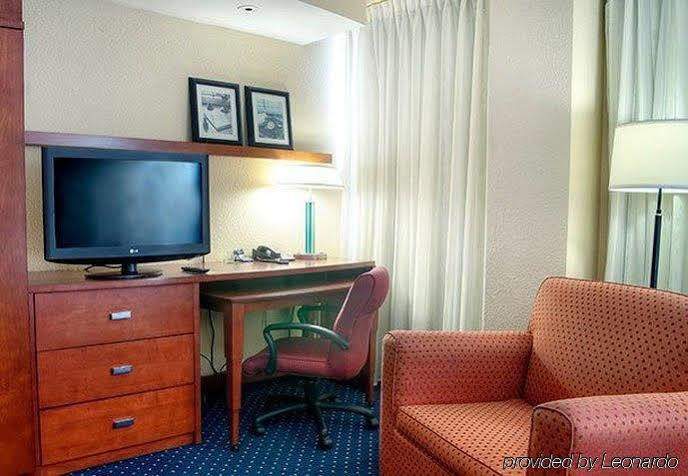 Courtyard By Marriott St. Petersburg Downtown Hotel Exterior photo