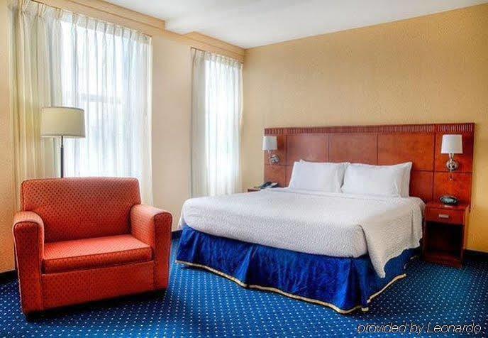 Courtyard By Marriott St. Petersburg Downtown Hotel Exterior photo